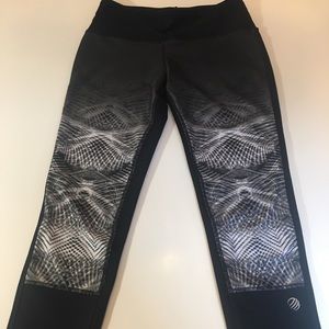 2/$30 MPG Illusion Print Black Leggings Size XS